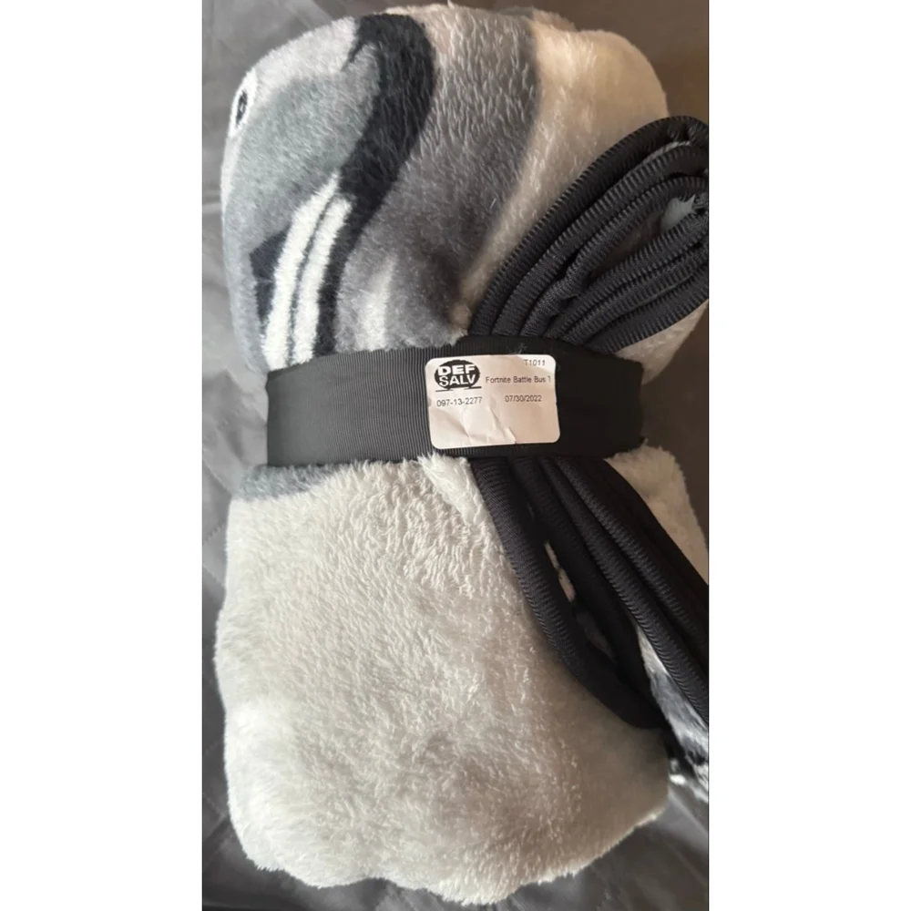 Fortnite Gray & White Tomatohead 45X60 Blanket